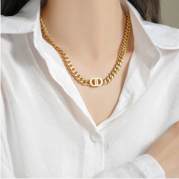 💜💜 Stainless Steel Gold-Tone Curb Chain Necklace with Oval Accent | Fashion💜 - Picture 7 of 8